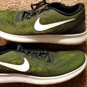Nike Free RN Shoes